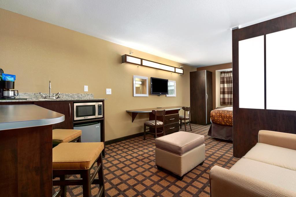 Microtel Inn & Suites By Wyndham Williston Rom bilde